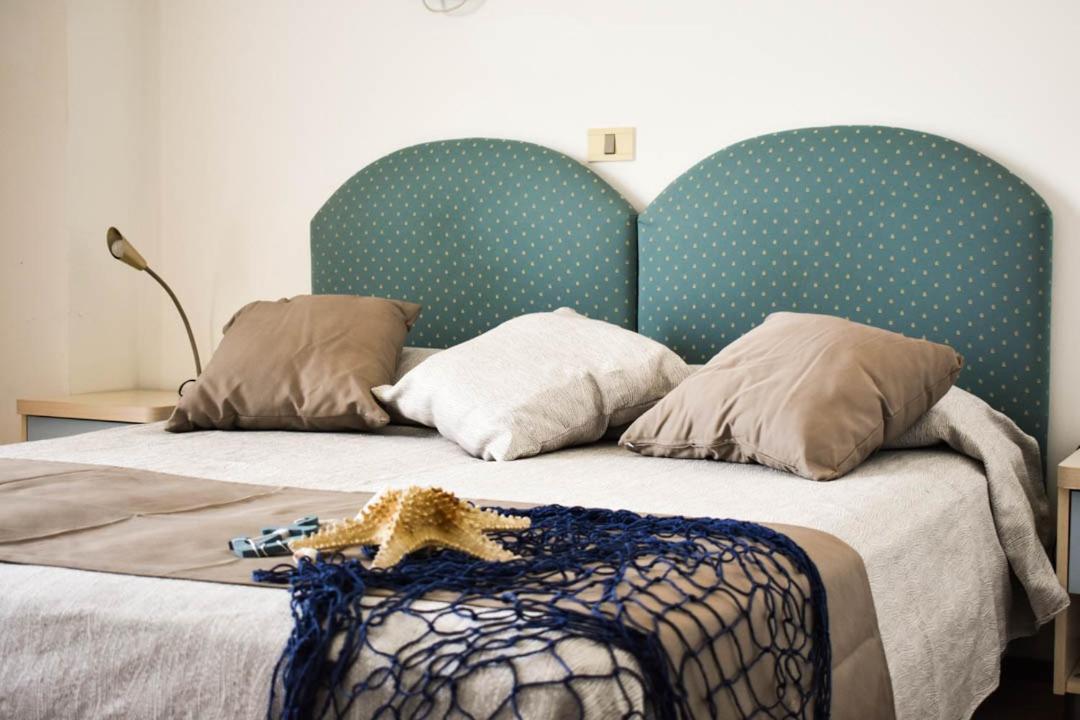 Hotel Embassy Песаро Екстериор снимка